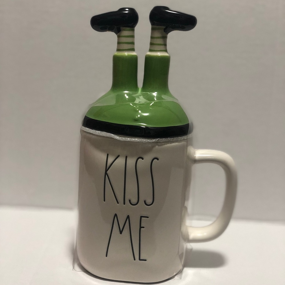Rae Dunn kiss me mug